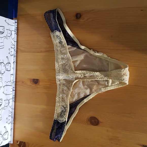 Blush. NWOT. 2-piece lace strappy cami top and thong. Navy & Gold. Size LG. - Picture 6 of 7